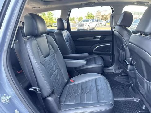 Used 2022 Kia Telluride SX w/ SX Prestige Package AWD/4WD image 16