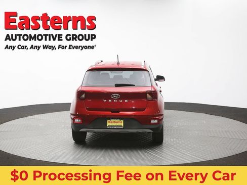 Used 2024 Hyundai Venue Limited FWD image 36
