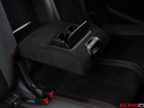 Used 2023 Lamborghini Urus Performante AWD/4WD image 46