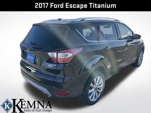 Used 2017 Ford Escape Titanium image 3