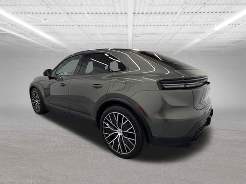 Used 2025 Porsche Macan Electric RWD image 3