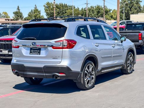 Used 2023 Subaru Ascent Limited w/ Technology Package AWD/4WD image 5