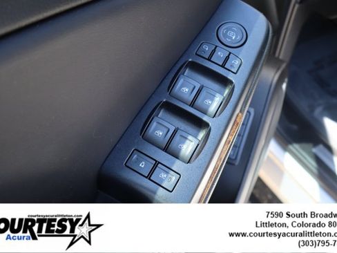 Used 2019 Chevrolet Tahoe Premier AWD/4WD image 24