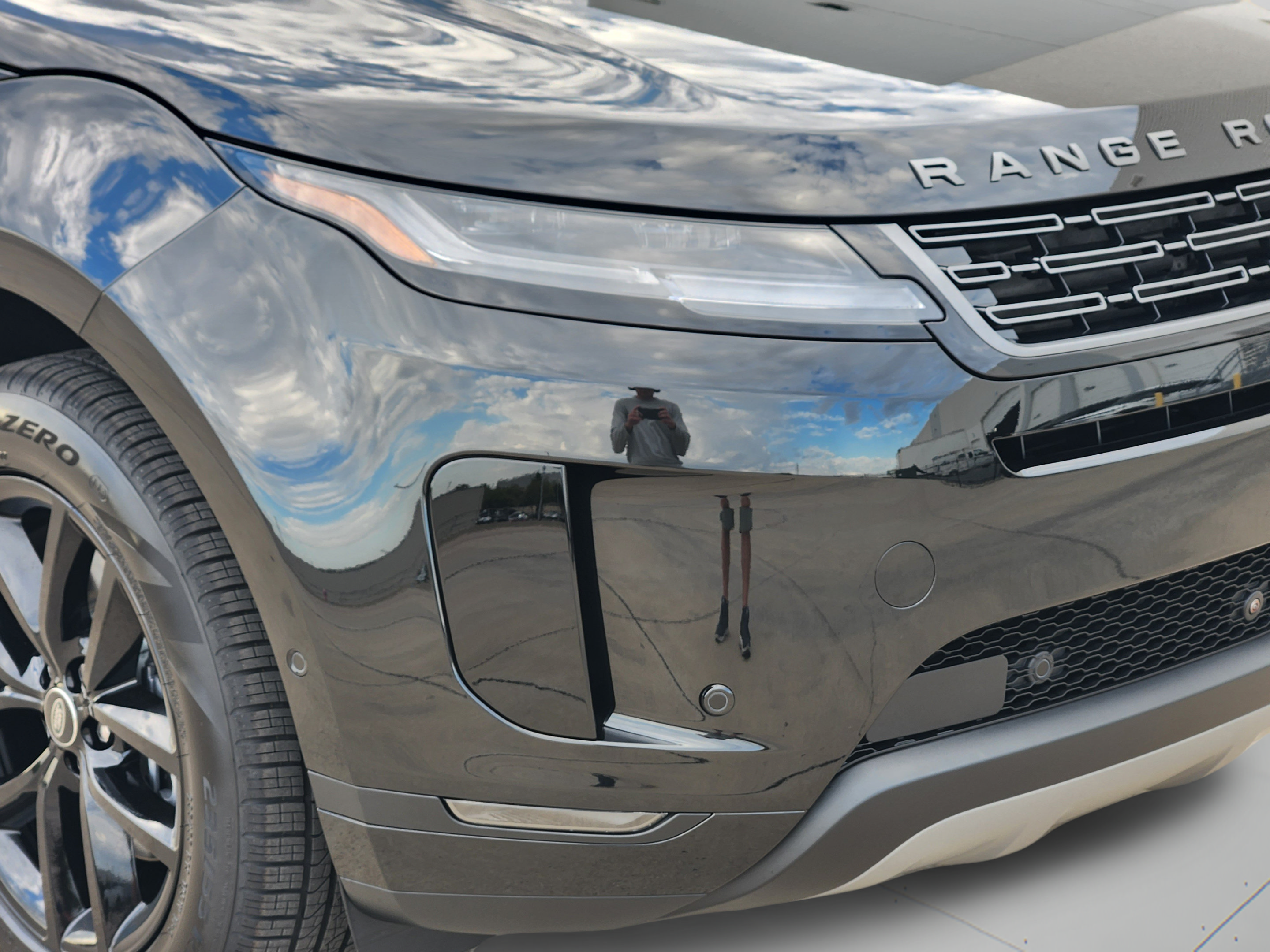New 2026 Land Rover Range Rover Evoque S AWD/4WD image 8
