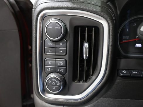 Used 2020 Chevrolet Silverado 1500 High Country w/ Technology Package image 32