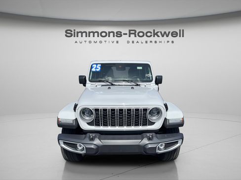 Used 2025 Jeep Wrangler Unlimited Sahara w/ Safety Group AWD/4WD image 8