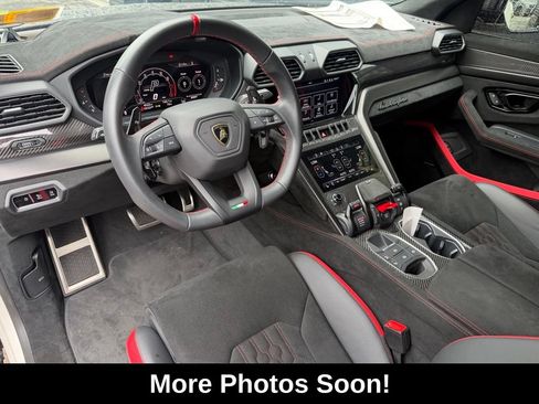 Used 2024 Lamborghini Urus Performante AWD/4WD image 6