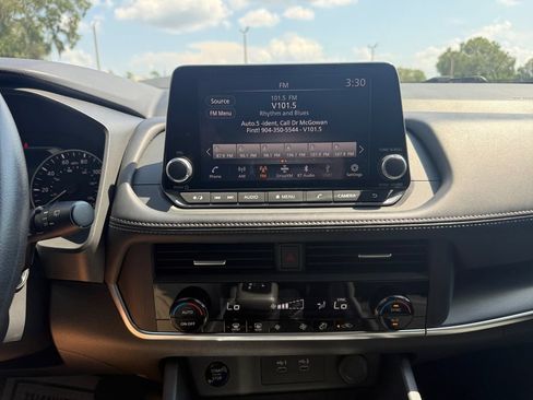 Used 2024 Nissan Rogue SV AWD/4WD image 23