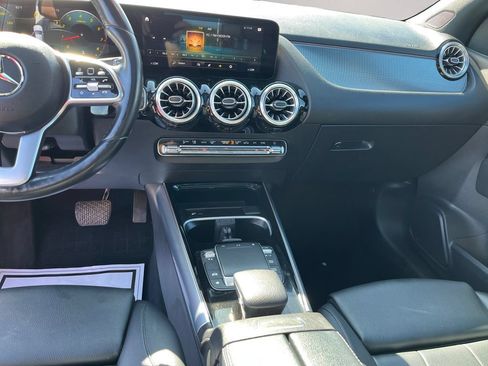 Certified 2022 Mercedes-Benz GLA 250 4MATIC image 11