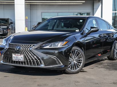 Used 2025 Lexus ES 300h w/ Premium Package