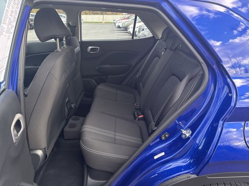 Used 2024 Hyundai Venue SEL image 13