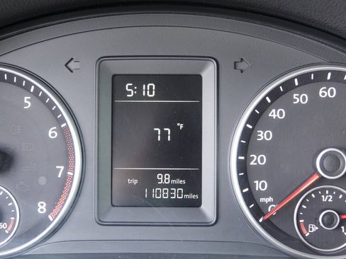 Used 2010 Volkswagen Jetta Limited Edition FWD image 82
