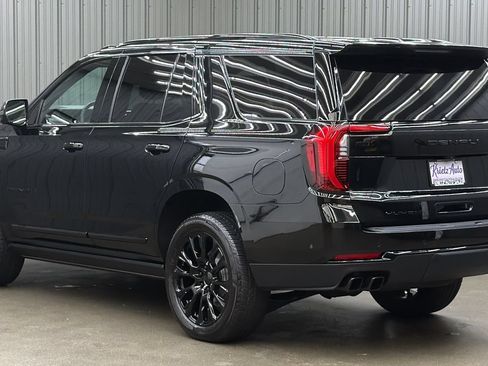 Used 2026 GMC Yukon Denali w/ Sun & Power Step Package AWD/4WD image 3