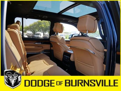 Used 2023 Jeep Grand Wagoneer Series III w/ HD Trailer Tow Package AWD/4WD image 16