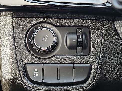 Used 2019 Chevrolet Spark ACTIV image 22