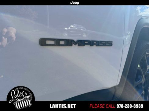 New 2026 Jeep Compass Latitude image 25