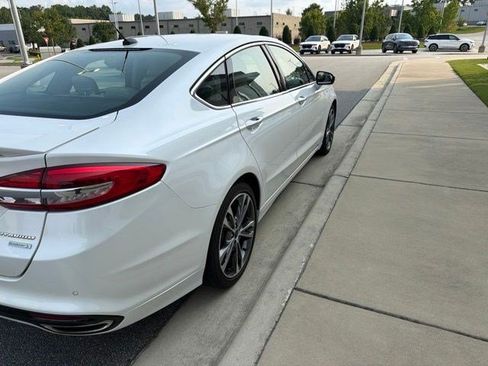 Used 2017 Ford Fusion Titanium FWD image 4