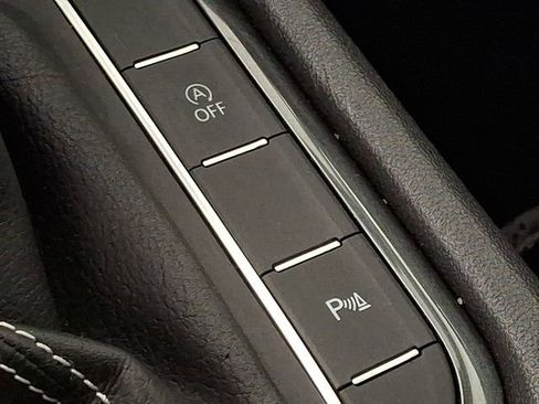 Used 2021 Volkswagen Tiguan SE R-Line image 25