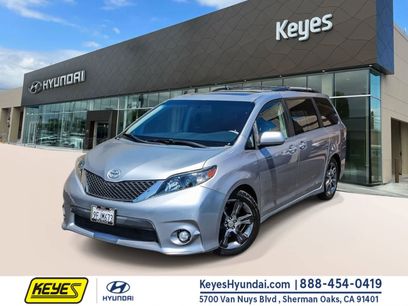 Used 2011 Toyota Sienna SE w/ Preferred Pkg