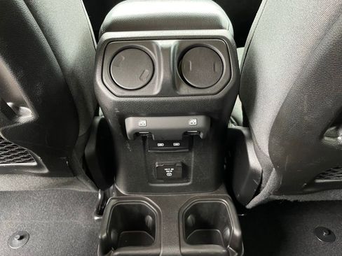 Used 2024 Jeep Wrangler Unlimited Rubicon image 29