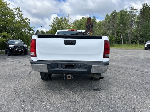 Used 2009 GMC Sierra 2500 W/T w/ Snow Plow Prep Package AWD/4WD image 4
