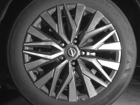 Used 2025 Nissan Altima 2.5 SV image 14