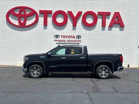 Used 2025 GMC Sierra 1500 SLT AWD/4WD image 5
