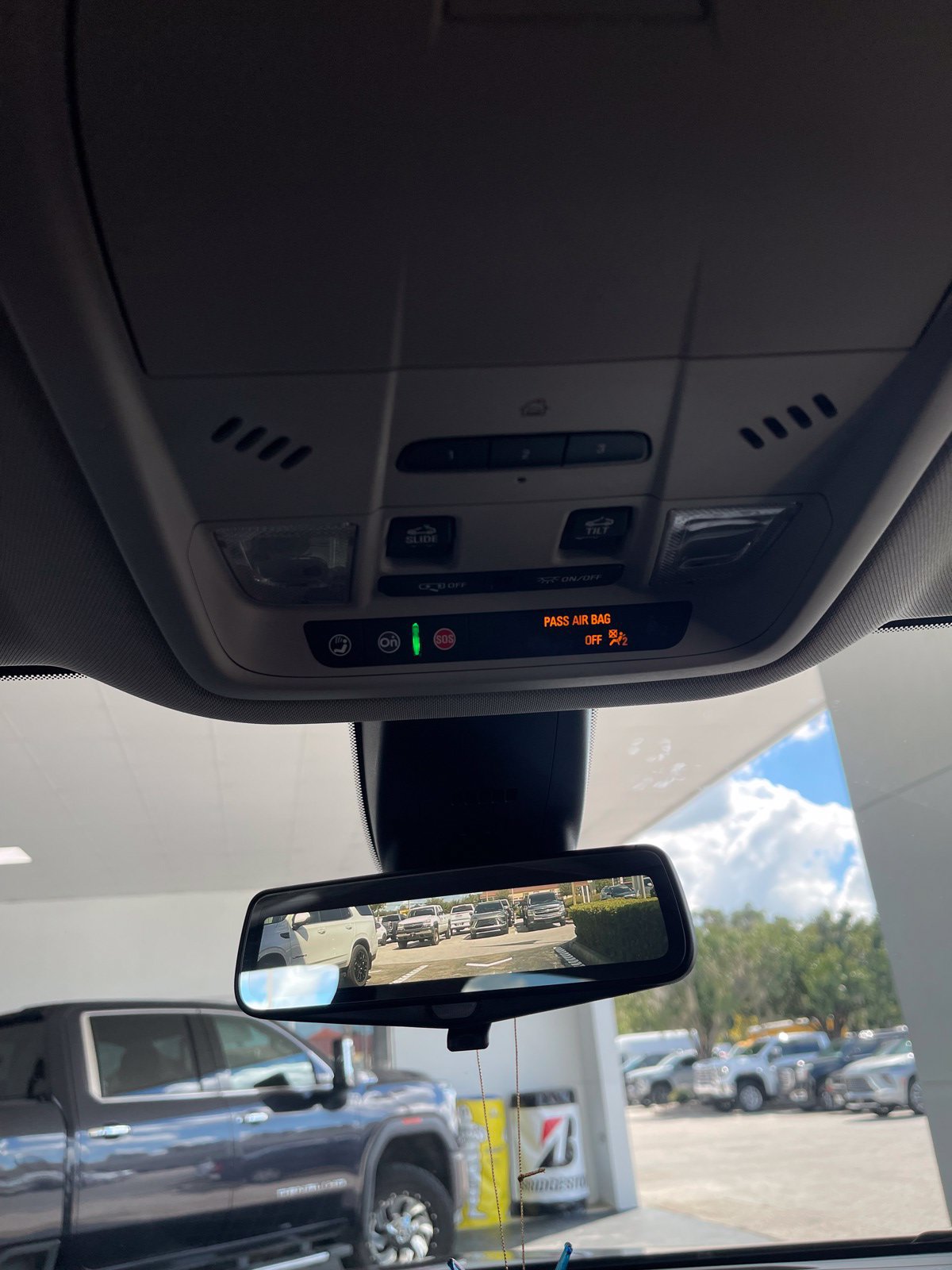Used 2021 Buick Enclave Avenir w/ Avenir Technology Package FWD image 19