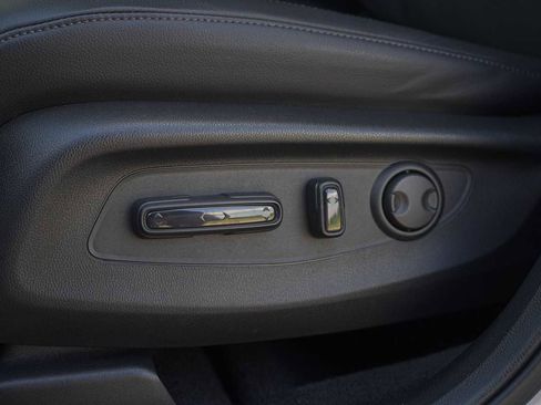Used 2025 Honda CR-V EX-L image 12