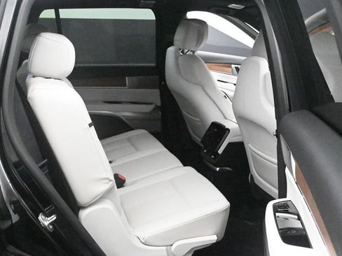 Used 2026 Cadillac Vistiq Luxury AWD/4WD image 12
