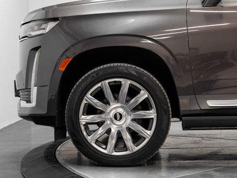 Used 2021 Cadillac Escalade ESV Premium Luxury Platinum w/ Heavy-Duty Trailer Package image 37