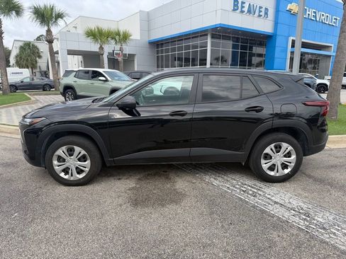 Used 2024 Chevrolet Trax LS FWD image 7