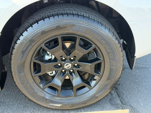 Certified 2020 Nissan Frontier SV w/ Midnight Edition Floor Mats RWD image 9