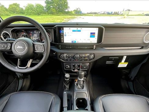 New 2025 Jeep Gladiator Sport image 6