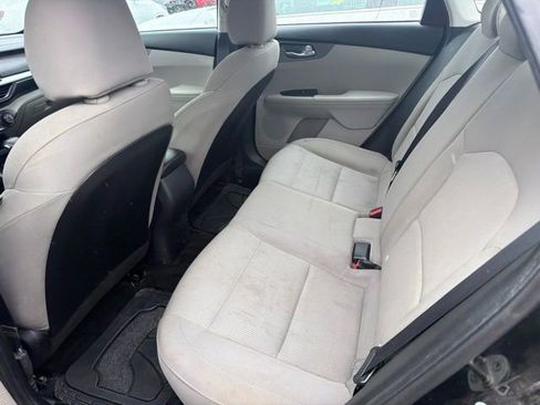 Used 2020 Kia Forte LXS FWD image 7