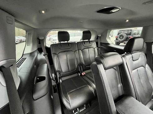 Used 2023 Jeep Grand Cherokee L Limited AWD/4WD image 21