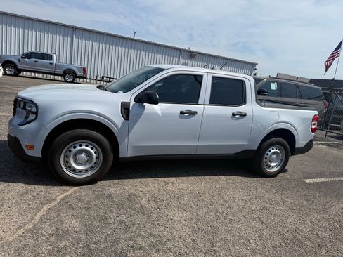 Used 2025 Ford Maverick XL w/ Equipment Group 102A image 4