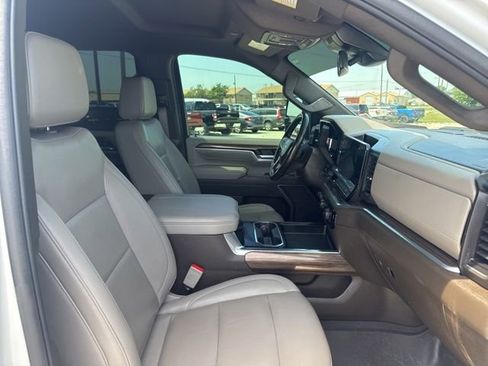Used 2025 Chevrolet Silverado 3500 LT w/ Texas Edition AWD/4WD image 31