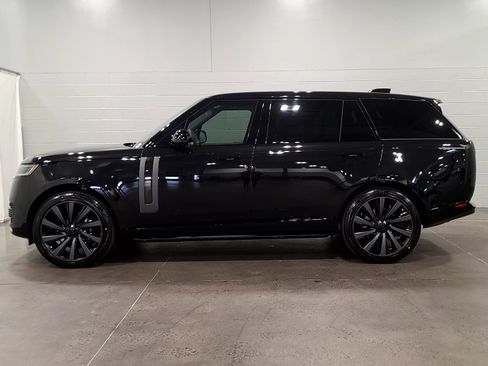 New 2026 Land Rover Range Rover SV image 7