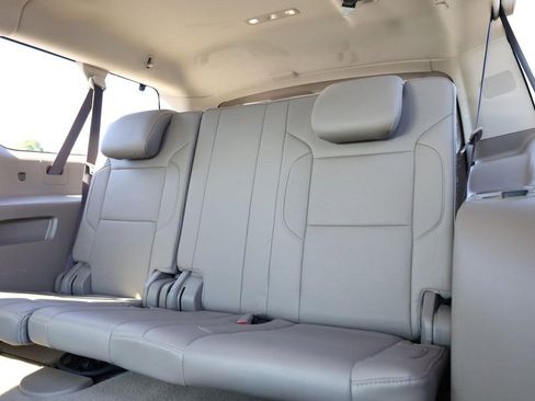 Used 2020 Chevrolet Suburban Premier AWD/4WD image 26