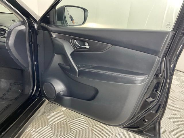 Used 2020 Nissan Rogue SV AWD/4WD image 26