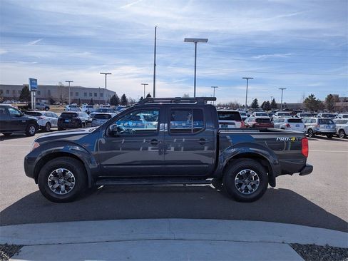 Used 2015 Nissan Frontier PRO-4X image 9