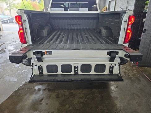 Used 2024 Chevrolet Silverado 2500 High Country w/ High Country Premium Package image 13