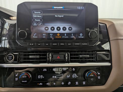 Used 2022 Nissan Pathfinder Platinum AWD/4WD image 27
