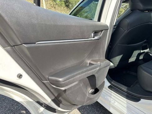 Used 2023 Toyota Camry SE image 13