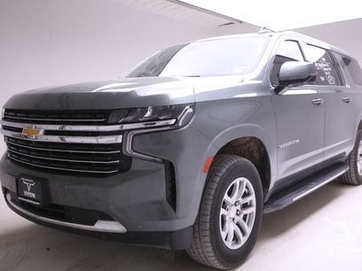 Used 2024 Chevrolet Suburban LT w/ Luxury Package