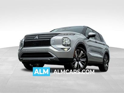 Used 2025 Mitsubishi Outlander SE