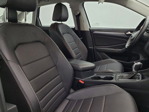 Used 2024 Volkswagen Jetta SE image 21