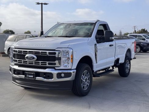 Used 2025 Ford F350 XLT w/ FX4 Off-Road Package AWD/4WD image 7
