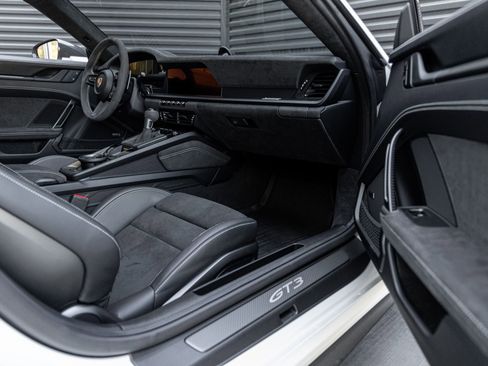 Certified 2026 Porsche 911 GT3 image 38